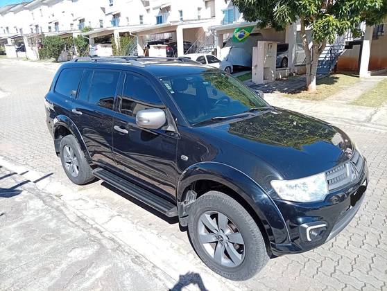 MITSUBISHI PAJERO 3.2 HPE S 4X4 7 LUGARES 16V TURBO INTERCOOLER DIESEL 4P AUTOMÁTICO MITSUBISHI PAJERO 3.2 HPE S 4X4 7 LUGARES 16V TURBO INTERCOOLER DIESEL 4P AUTOMÁTICO